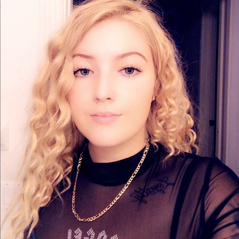 Meet your Posher, Charlotte